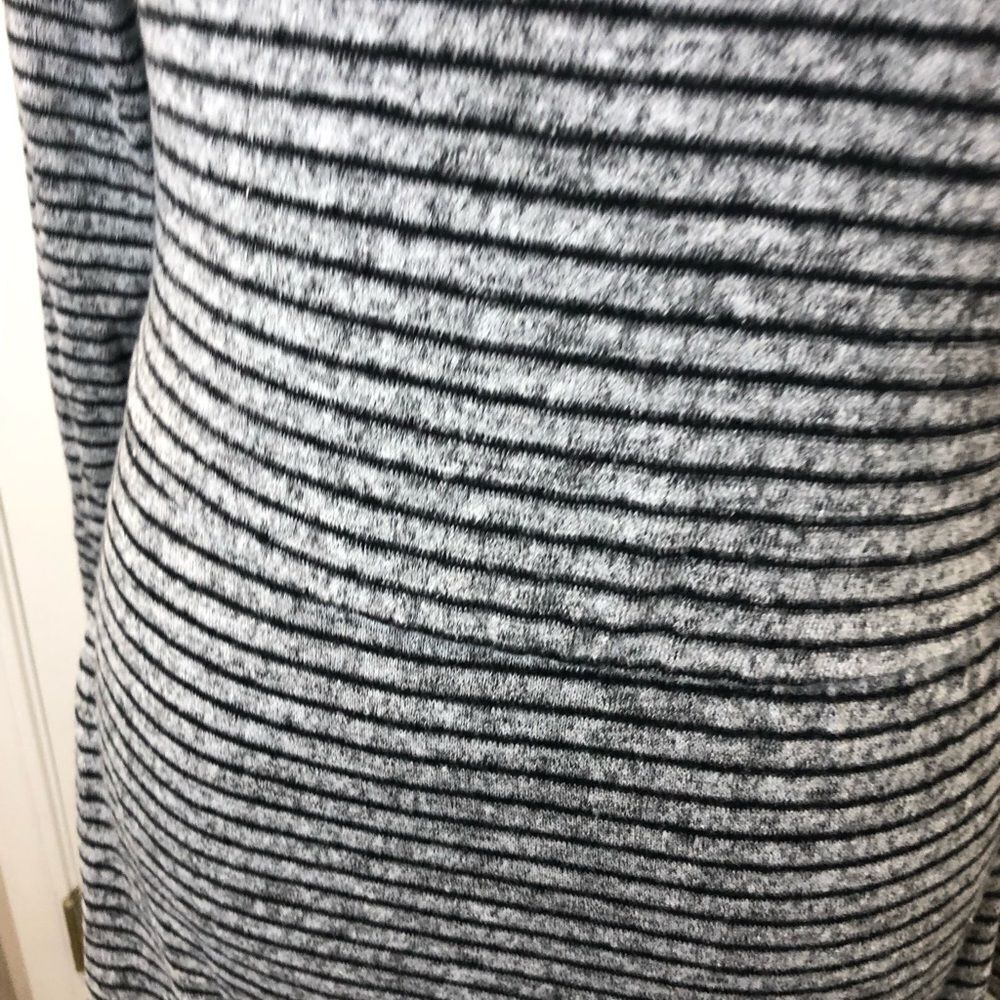 Alya gray and black striped long sleeve midi dress, size xs - Picture 5 of 12